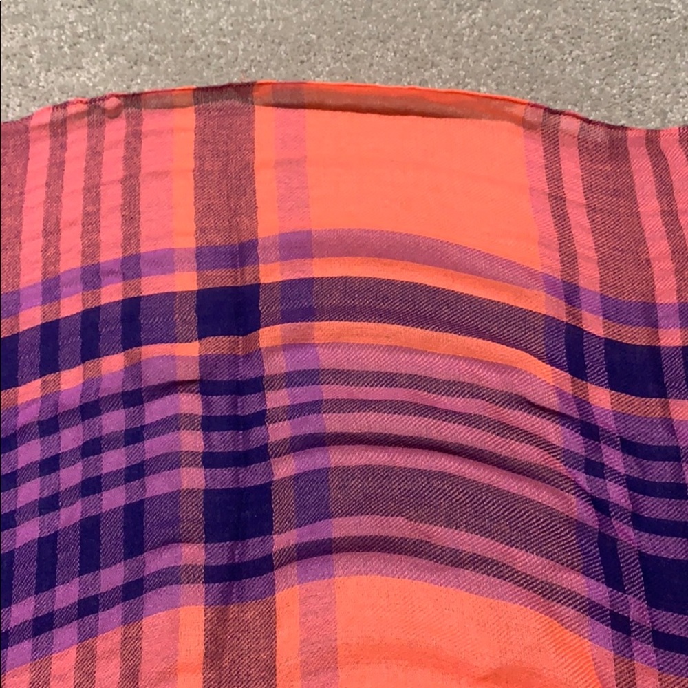Express Scarf - Picture 2 of 3